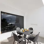公寓 Tabaybas 7 Beachfront Pool Sea Views By Bayside