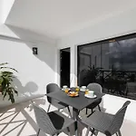公寓 Tabaybas 7 Beachfront Pool Sea Views By Bayside 卡门港